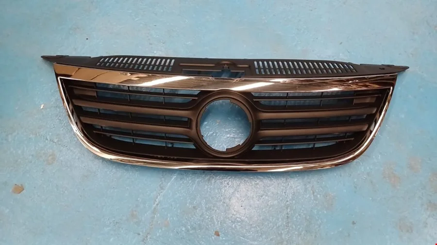 VOLKSWAGEN – ÖN PANJUR (KROM ÇERÇEVE İÇİ SİYAH) TİGUAN 2009-