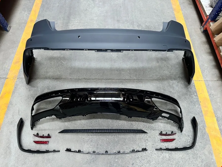 AUDİ – ARKA TAMPON SET S-LİNE (SİYAH ÇITALI) A4 2020-